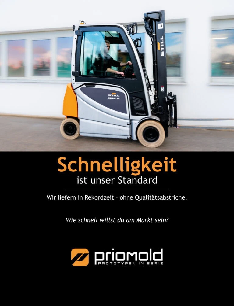 priomold Unternehmenswert Schnelligkeit: Gabelstapler in Bewegung steht für schnelle Abläufe, kurze Wege und termintreue Lieferung.