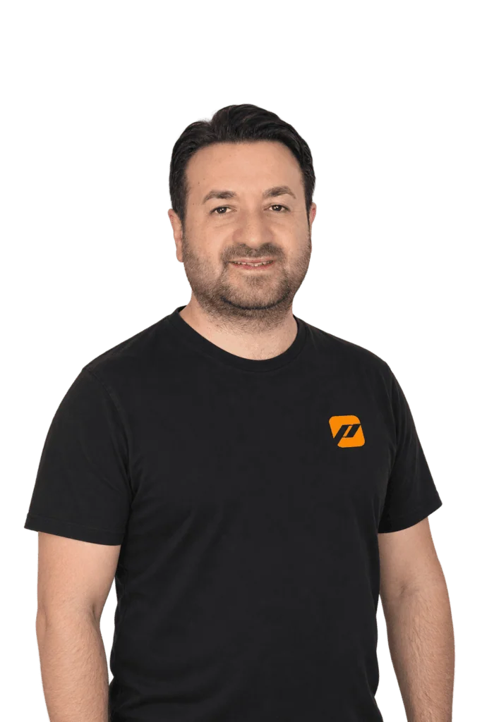 Freigestelltes Porträt von Murat Özdemir aus dem Kundenmanagement Vertrieb bei priomold