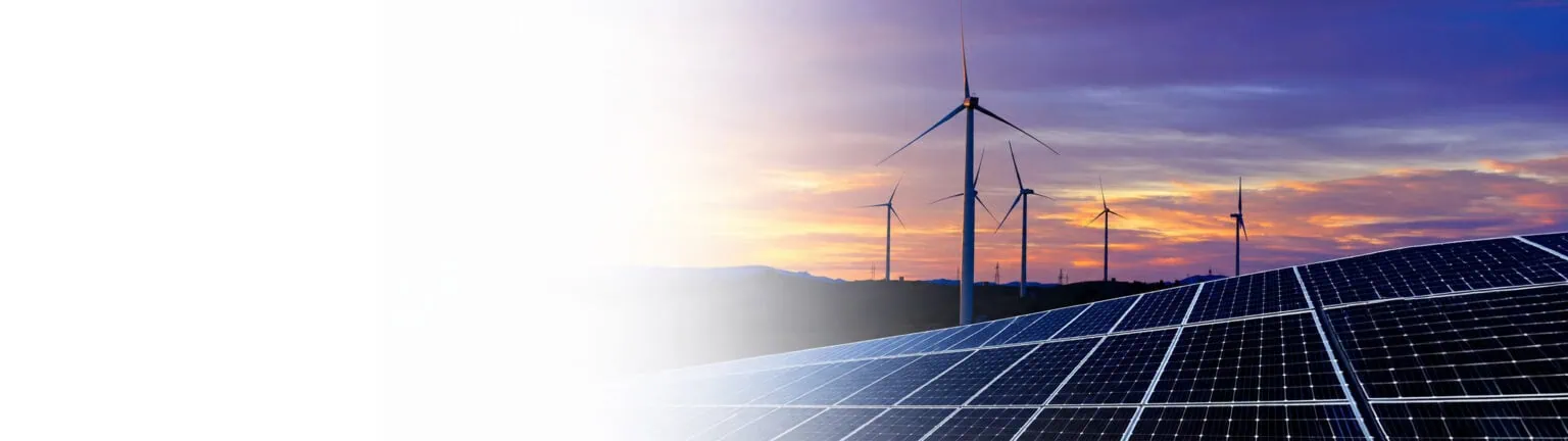 Windkraftanlagen und Solarmodule für moderne Infrastruktur und erneuerbare Energien
