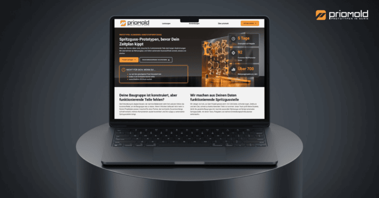 Laptop mit der neuen priomold Website zum Relaunch 2026